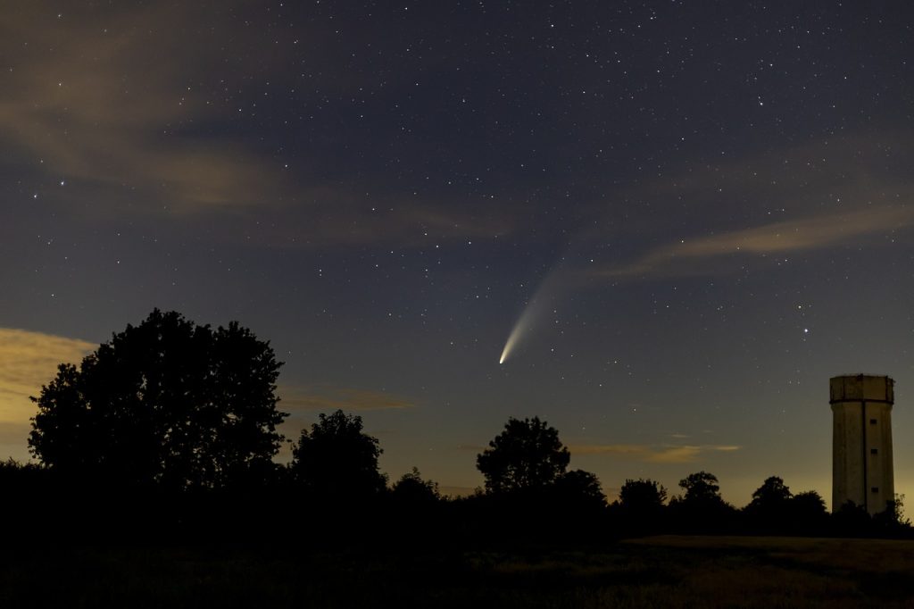 does stellarium show comets